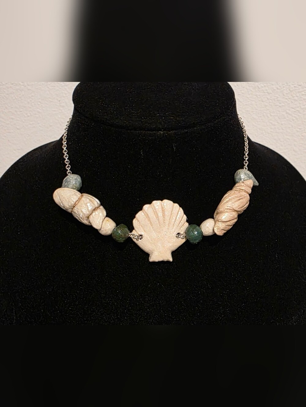 Handmade Verity Of Seeshells Necklace With Silvertone Chain 14" New